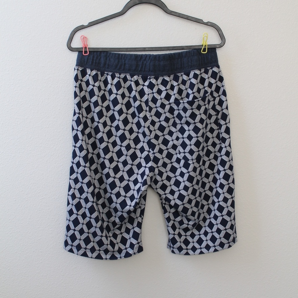 Cozy Short Geometric Pattern - Picture 5 of 7